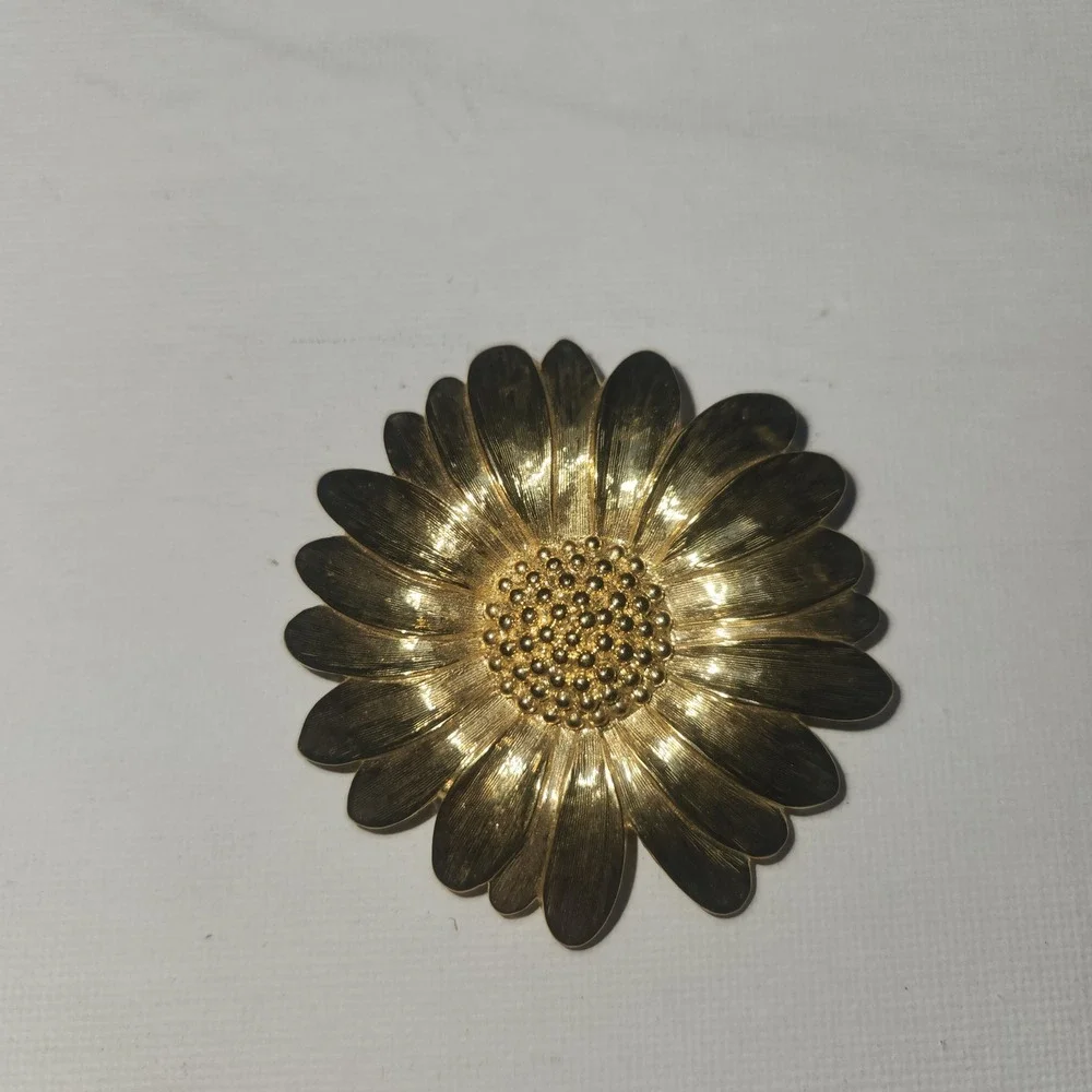Monet vintage gold